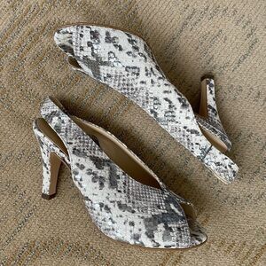 𝅺Paul Green Snake Pumps